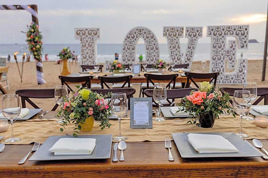 Tesoro Ixtapa Beach Resort