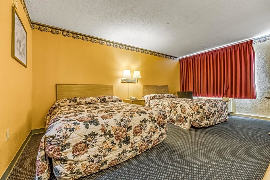 Camelot Inn