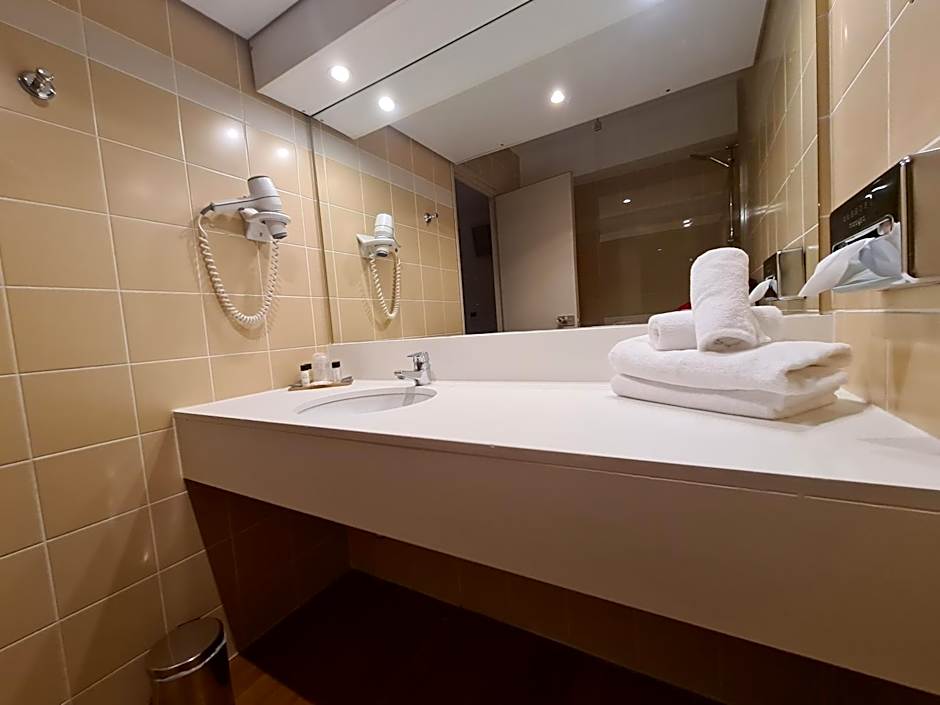 HÔTEL C SUITES chambres spacieuses