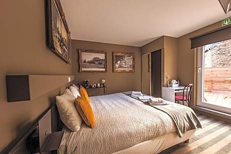 Superior Double or Twin Room with Terrace