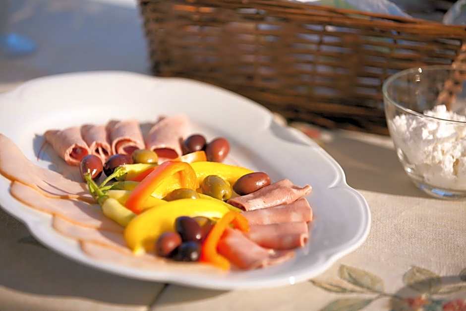 Anelia Boutique Studios & Apartments