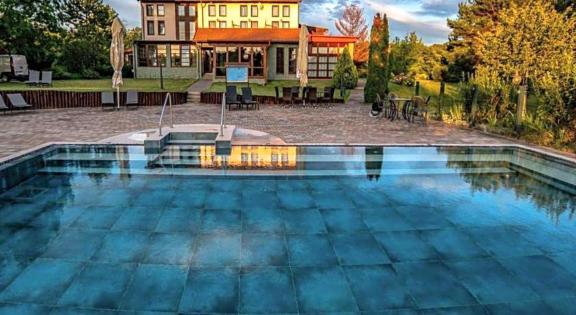 Forest Hills Hotel & Golf Zirc