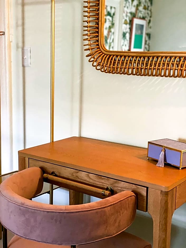 Marreros Guest Mansion - Adult Only