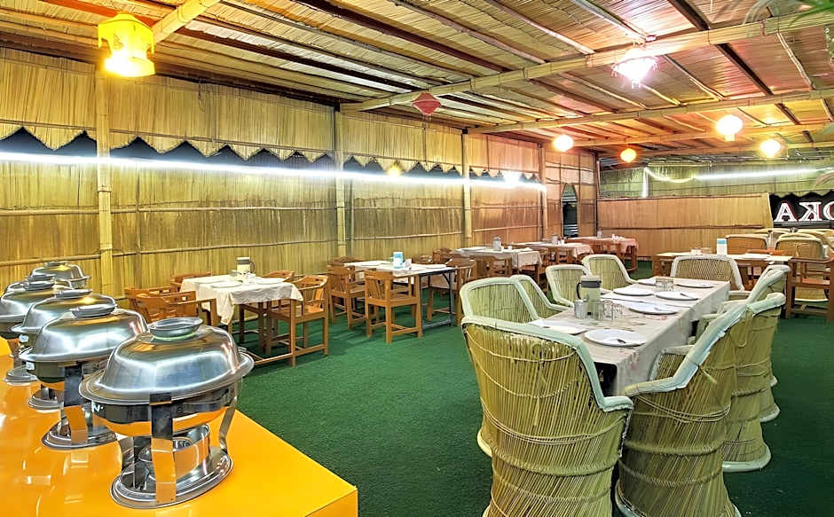 HOTEL ASHOKA (Nakki lake - 450 metre)