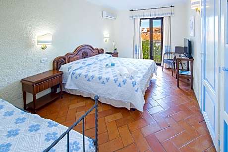 Economy Triple Room