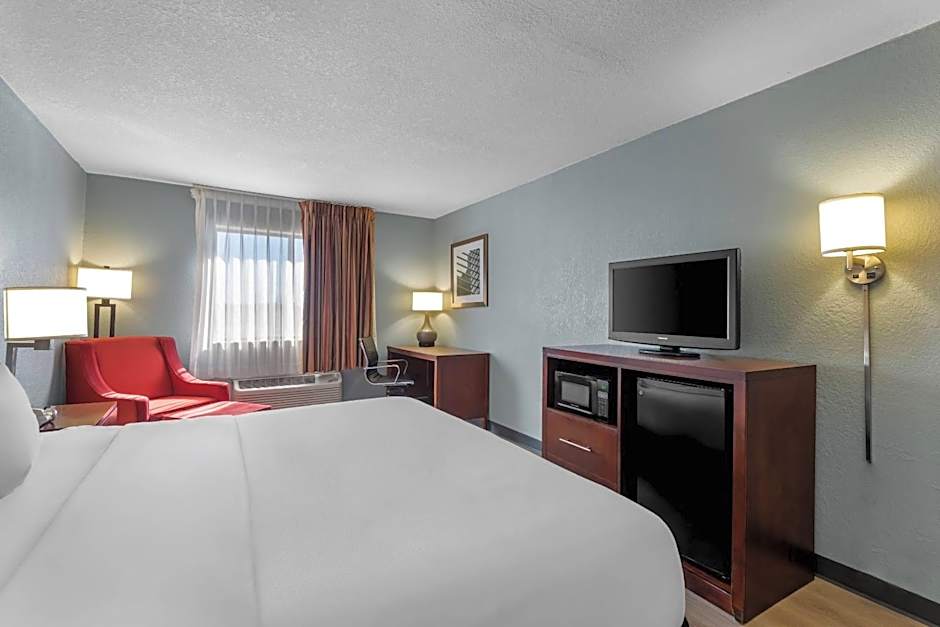 Quality Inn Waverly