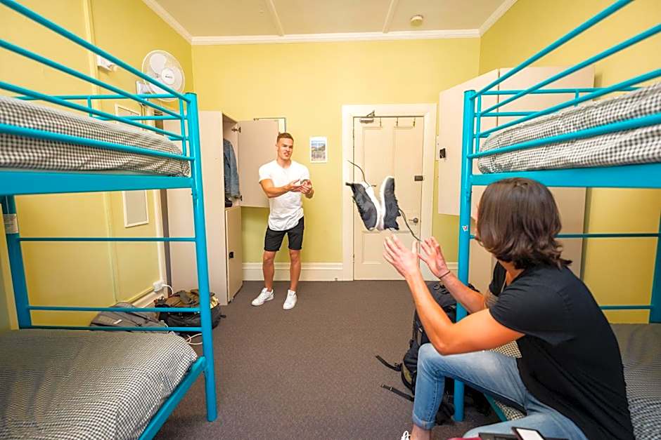 Newcastle Beach YHA Hostel