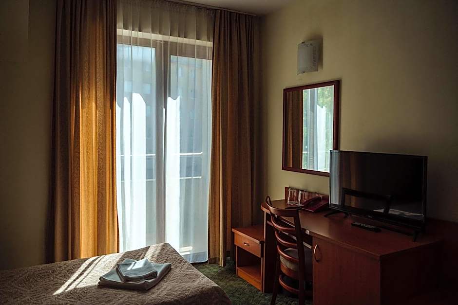 Dionis Hotel