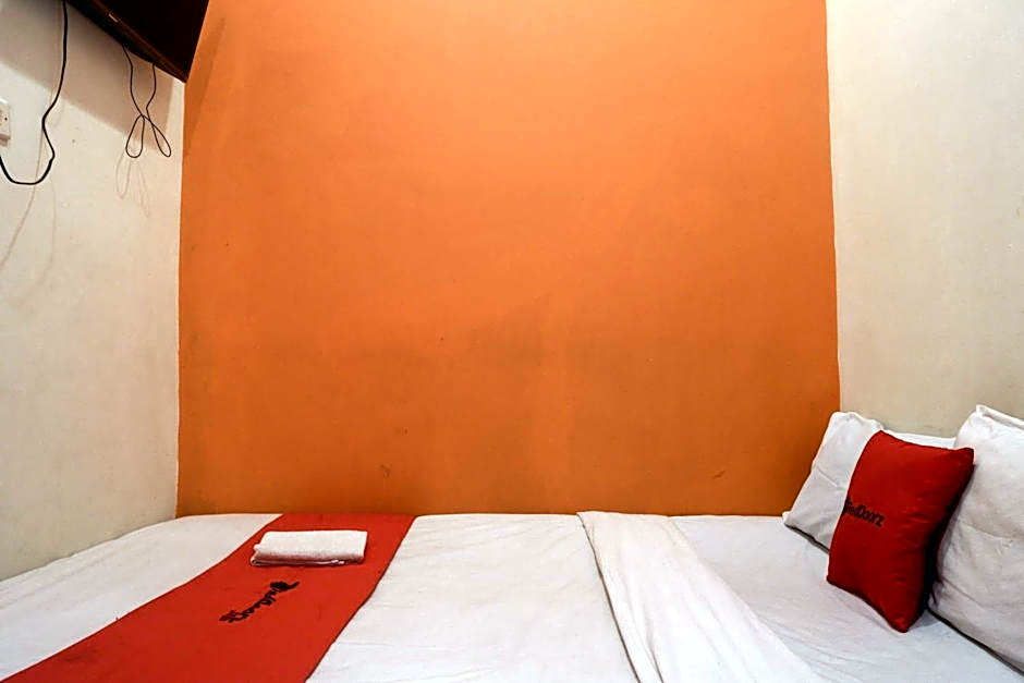 RedDoorz near Majapahit Semarang 2