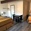 Manhattan Inn & Suites