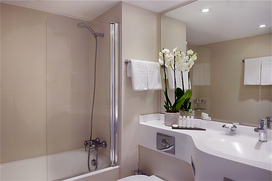 Photo 1 of 4 of 1 Double Bed or 2 Beds, Inland View