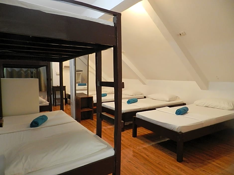 The Victorian by Stevrena Accommodations