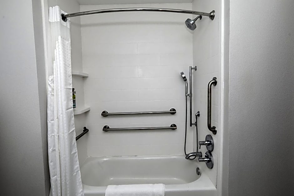 Holiday Inn Express Hillsboro I-35 By IHG
