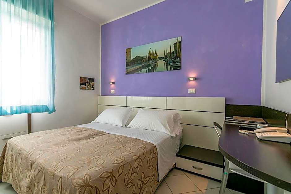 Hotel Baya - in centro, sul mare