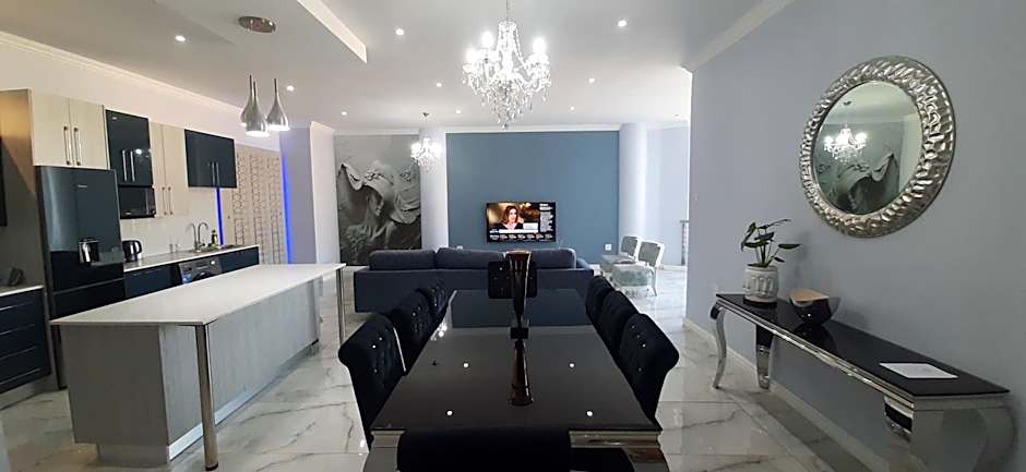 4 on Pritchard Luxury Suites