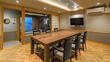 Japanese Western Style Room with Semi Open Air Bath