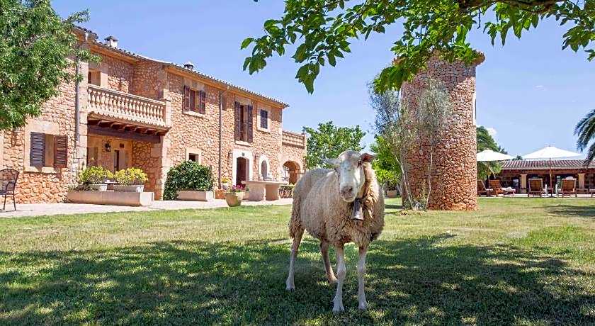 Es Quatre Cantons Hotel