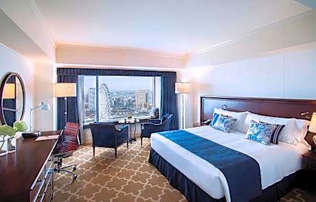 Premium King Room with City View