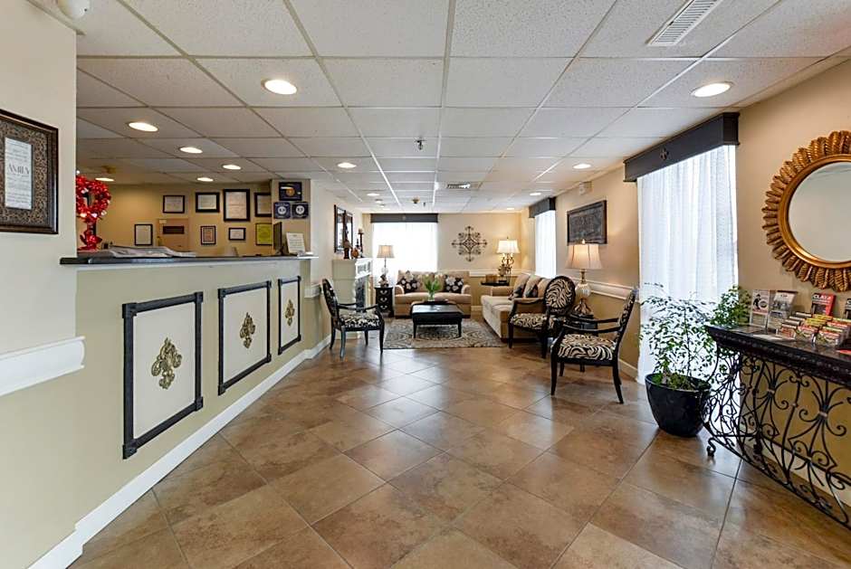 Grand View Inn & Suites