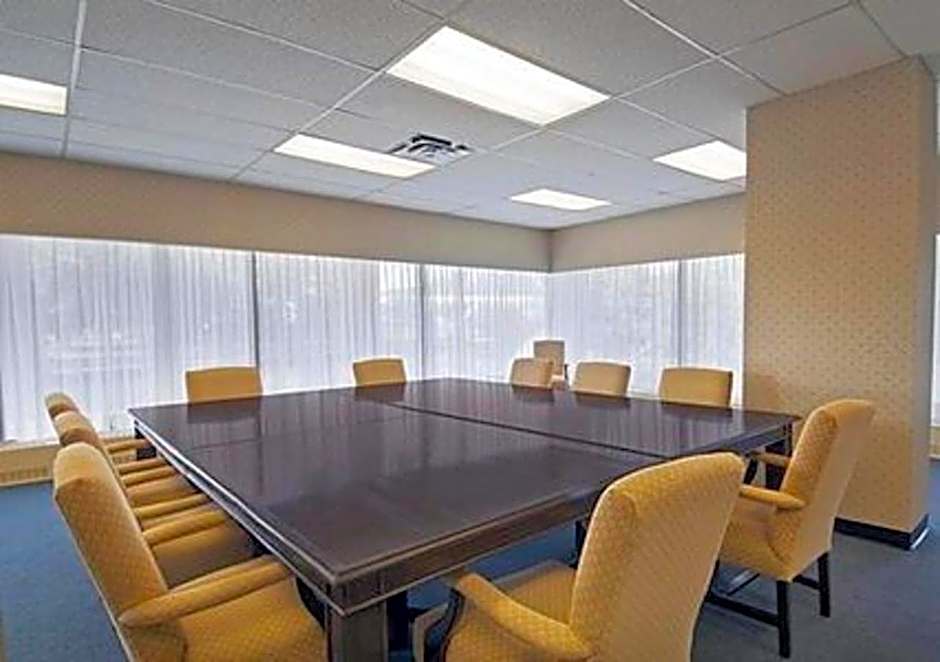 Econo Lodge Smiths Falls