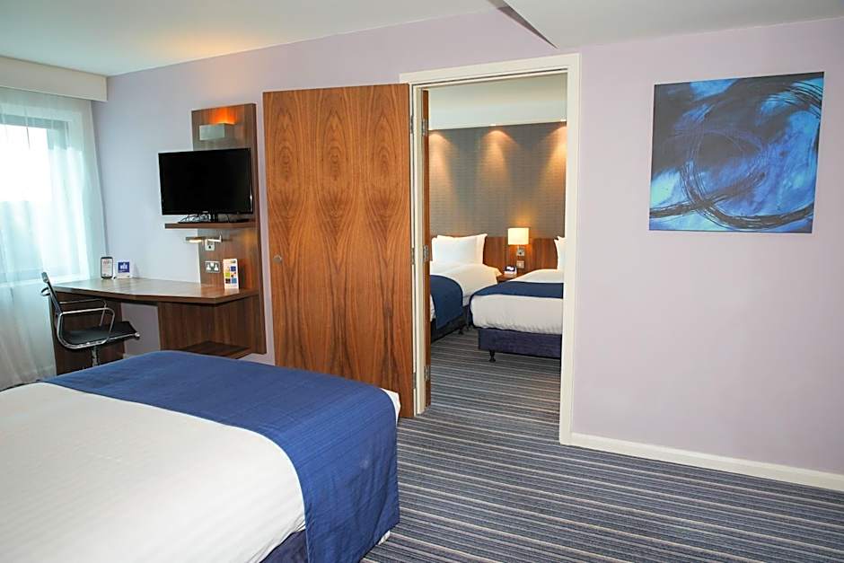 Holiday Inn Express London Heathrow T5 By IHG