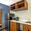 HomeTowne Studios by Red Roof Lancaster