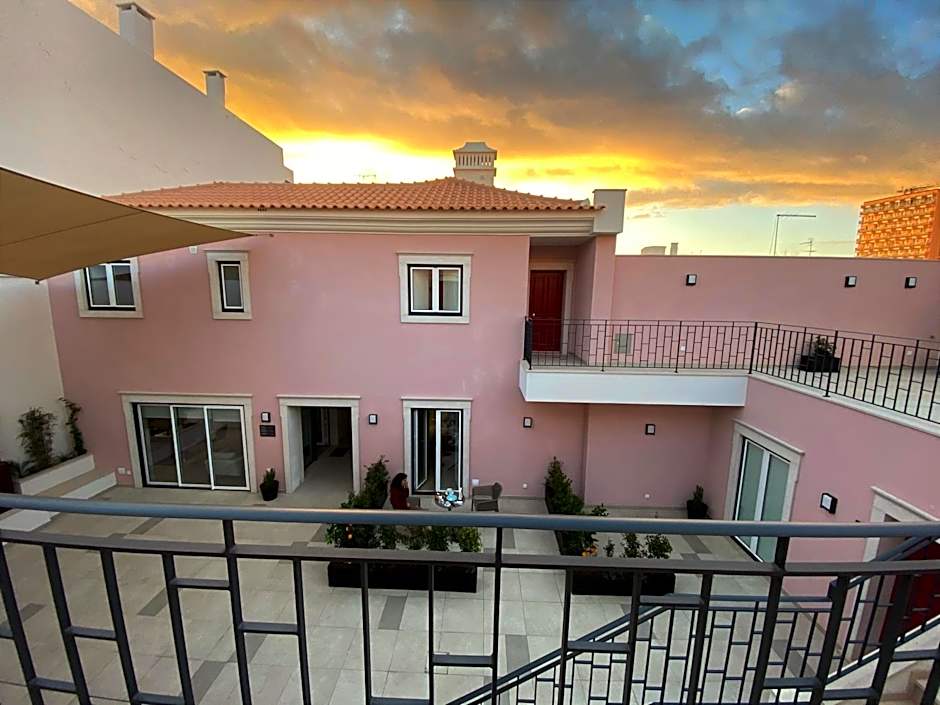 Cardeal Suites & Apartments