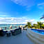 Cuxos Hotel Beachfront
