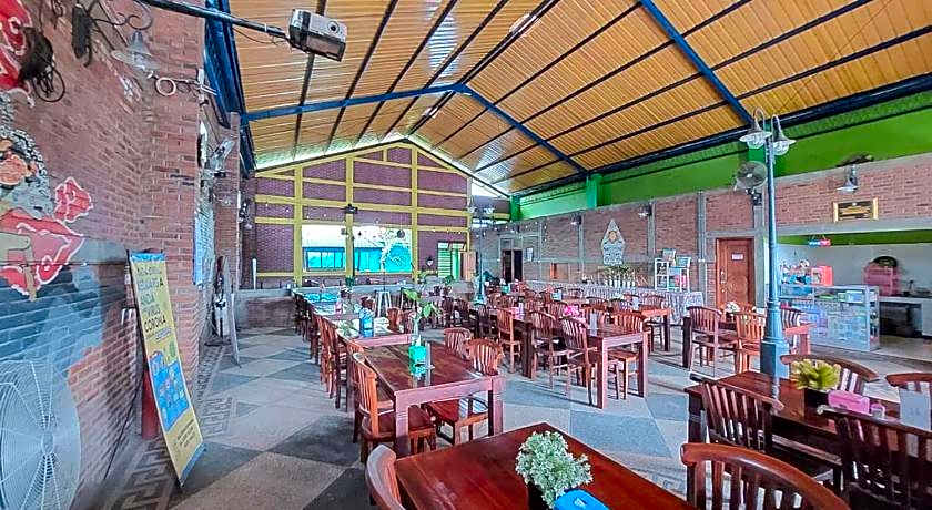 Hotel Shinta 1 near Stasiun Kertosono Mitra RedDoorz