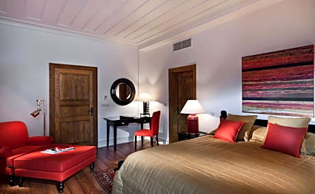 One Bedroom Royal Suite