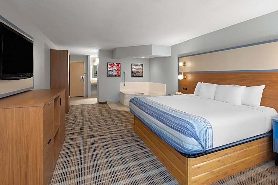 AmericInn by Wyndham Douglas/Saugatuck