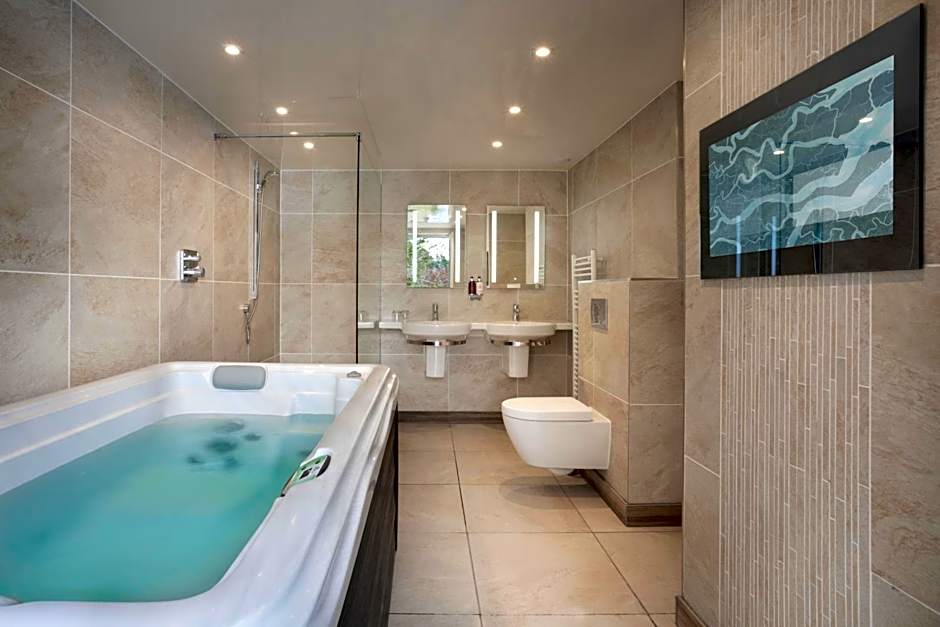 Aphrodites Group - Luxury Hot Tub Suites in Central Lake District!