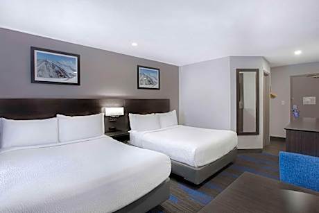 2 Queen Beds Second Floor Non-Smoking