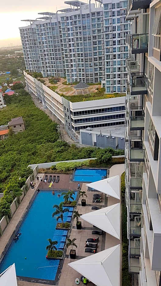 Mactan Newtown Condo with Garden and Ocean View 8NEWTOWN BLVD