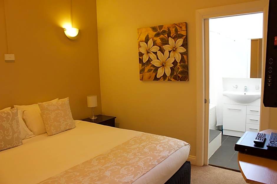 Balcony On Sixth Lodge