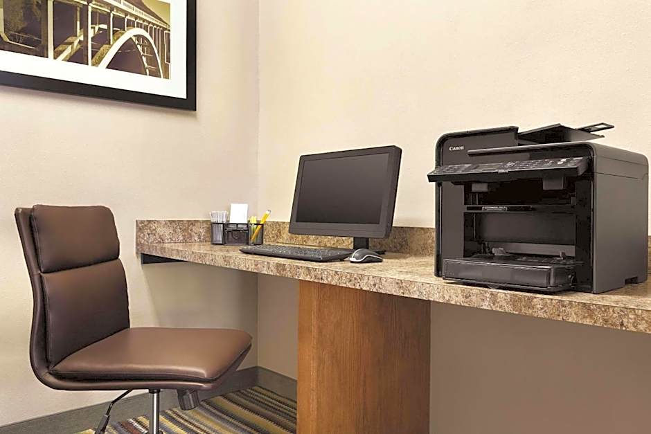 Country Inn & Suites by Radisson, Wytheville, VA