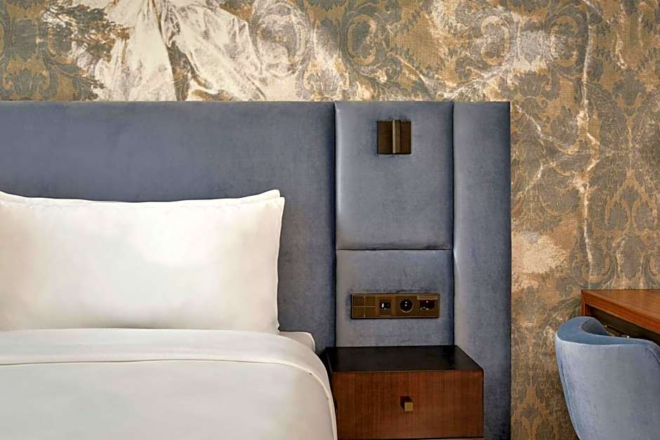 Hotel Verte, Warsaw, Autograph Collection