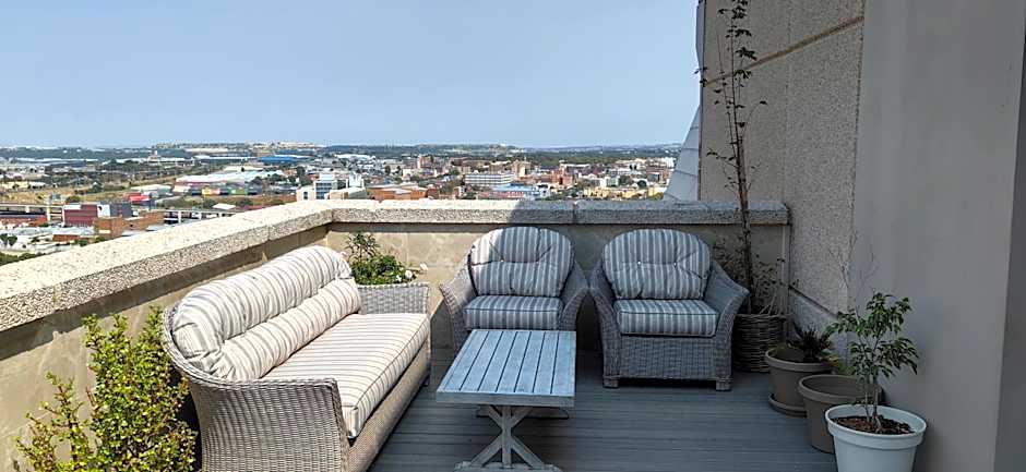 4 on Pritchard Luxury Suites