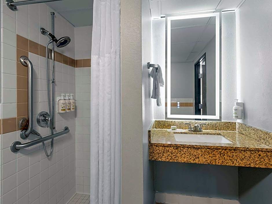 AmericInn by Wyndham Shakopee Near Canterbury Park