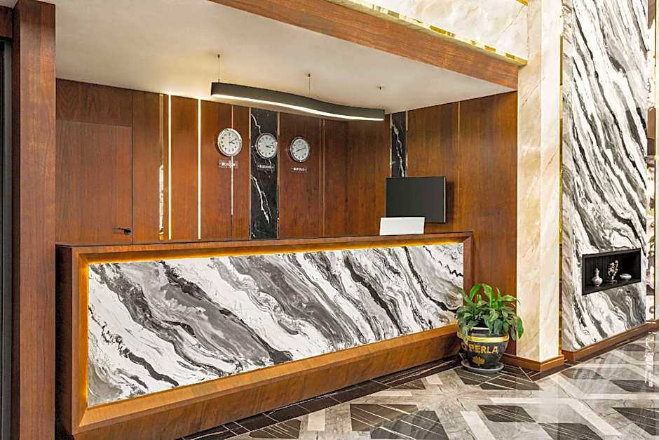 Operla Airport Hotels, Trademark Collection by Wyndham