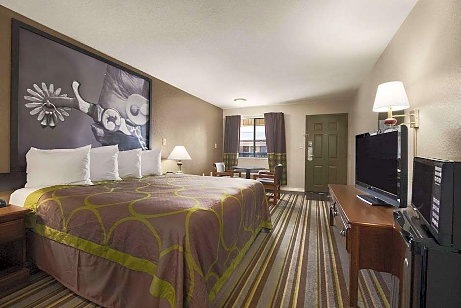 Super 8 by Wyndham Childress