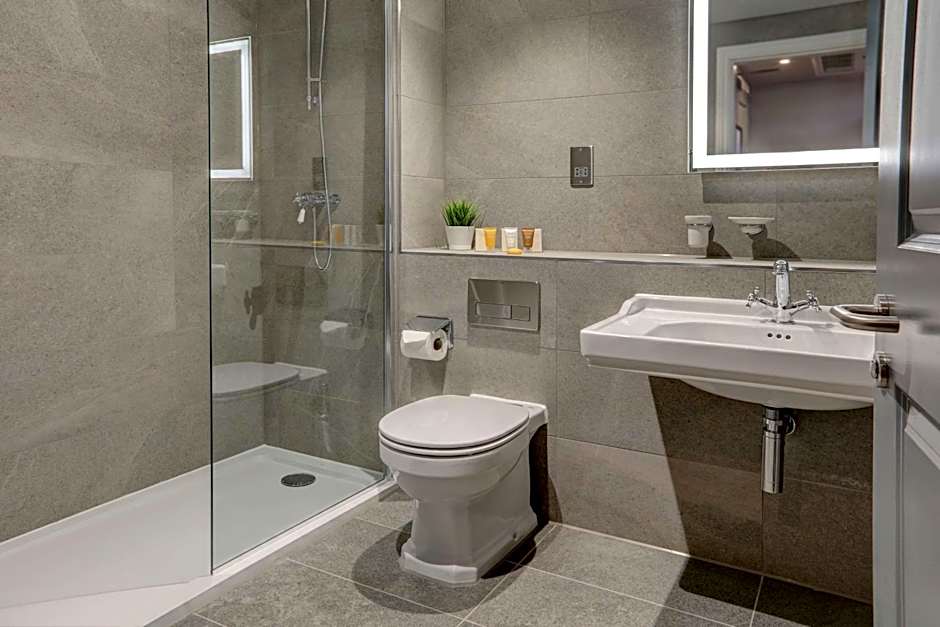 Best Western Plus Kenwick Park Hotel