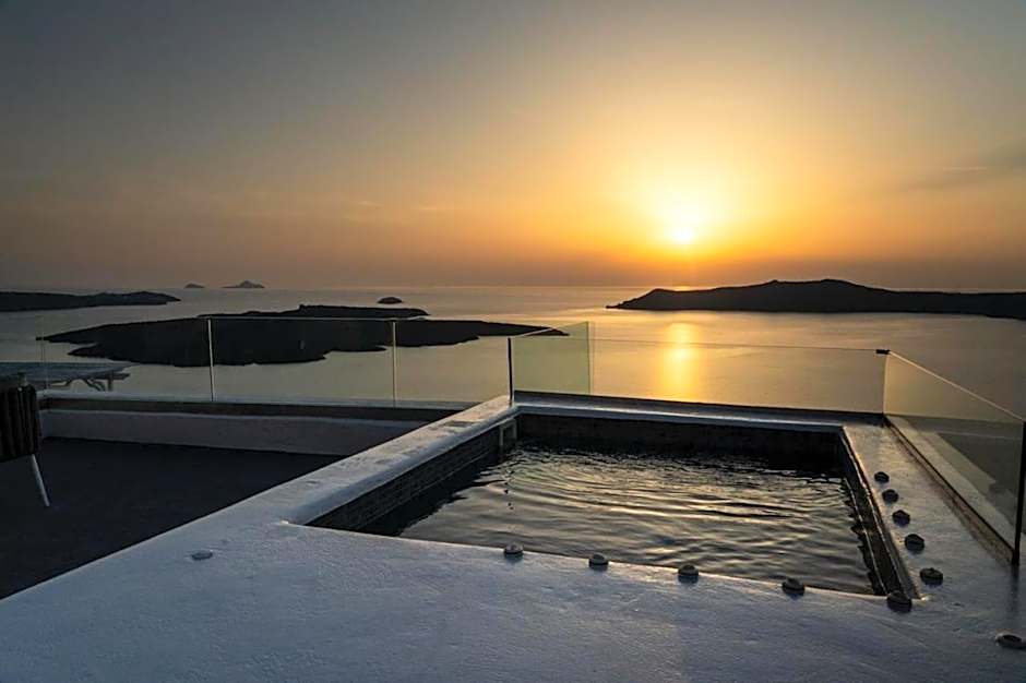 Sun Rocks Boutique Hotel - Caldera View Suites & Sunset Dining Experience