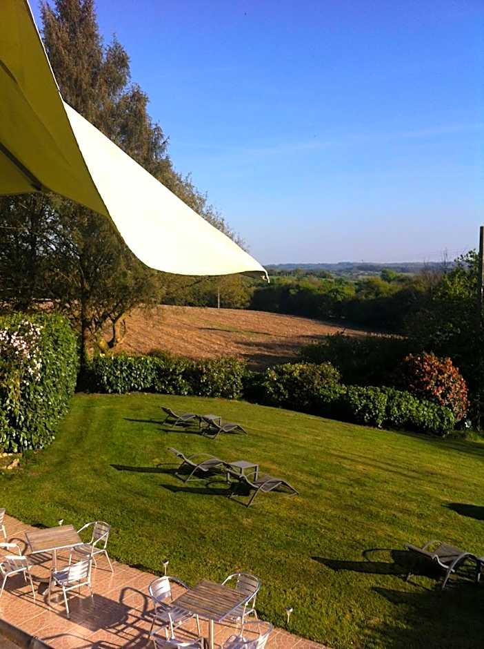 Logis Latitude Ouest Hôtel Restaurant & Spa