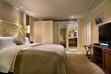 Executive Deluxe King Room