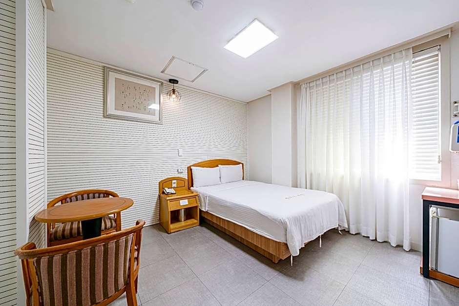 Champion Hotel