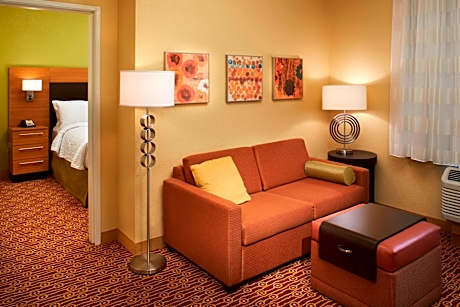 One-Bedroom Queen Suite