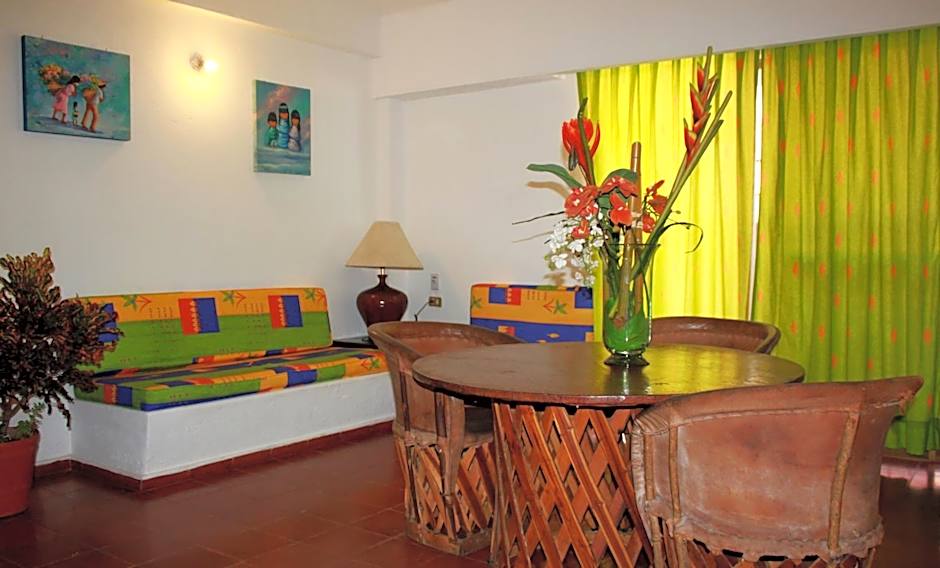 Suites Plaza del Rio