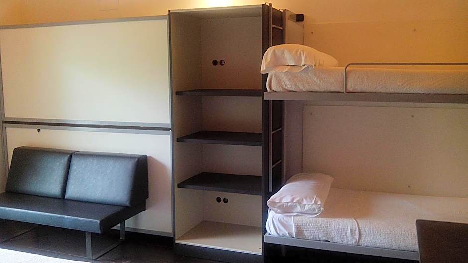 Albergue/Auberge ULIA Youth Hostel