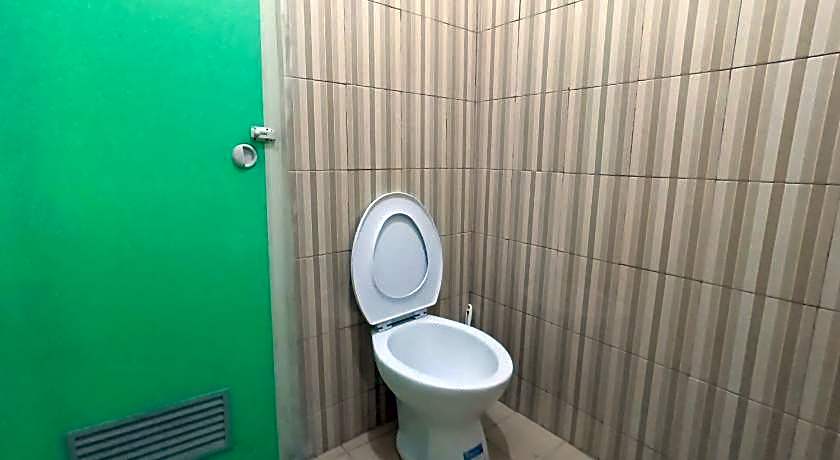 Hotel O Flamboyan 25 Homestay Syariah